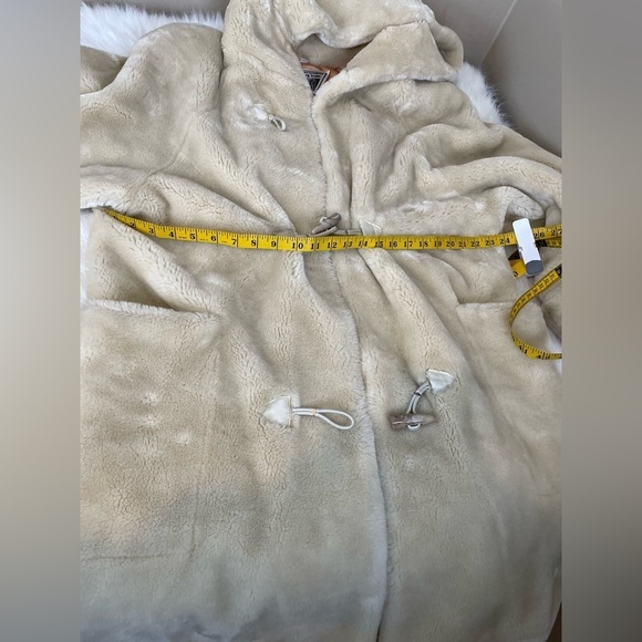 Vintage Marvin Richard Cozy Cream Faux Fur Coat - Picture 10 of 15